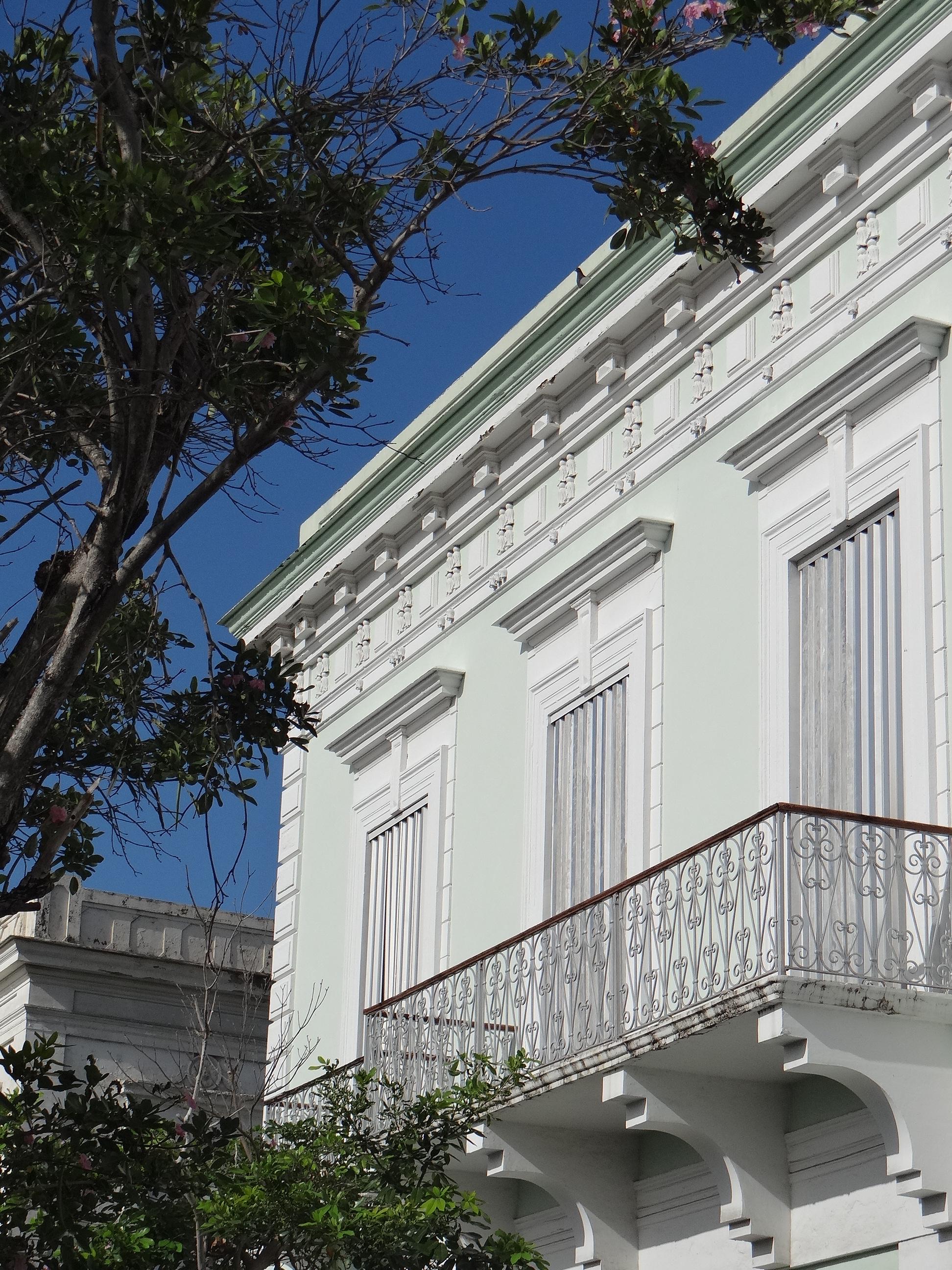 Edificio 2 - Ponce - 2013 00001